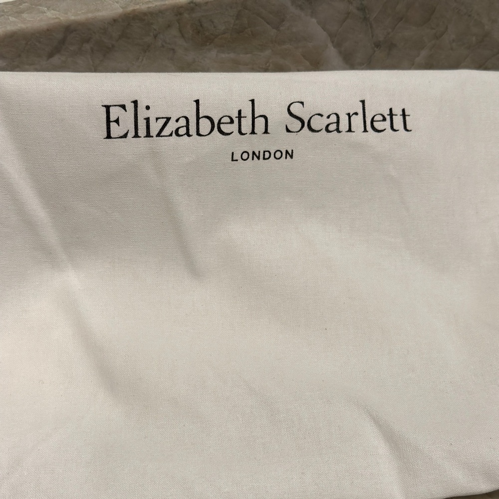❤️ Elizabeth Scarlett London White Fabric Dust Bag